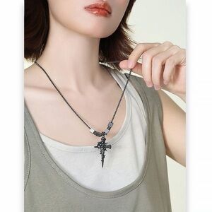 Gothic Thorn Cross Necklace – Dark Rose Dagger Pendant